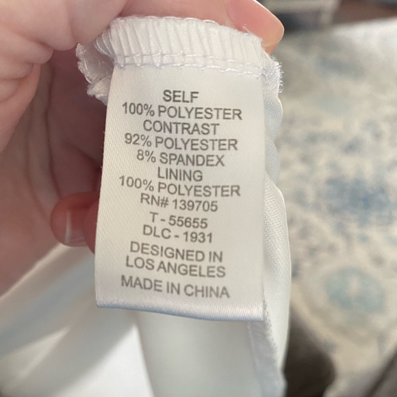 Ladies dress. Lower back is open - Picture 6 of 8